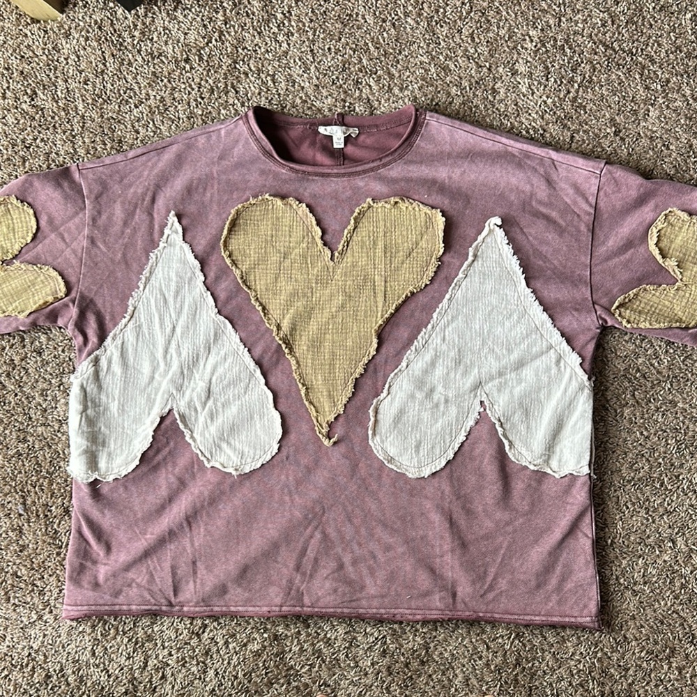 NWOT Oli & Hali oversized heart tee